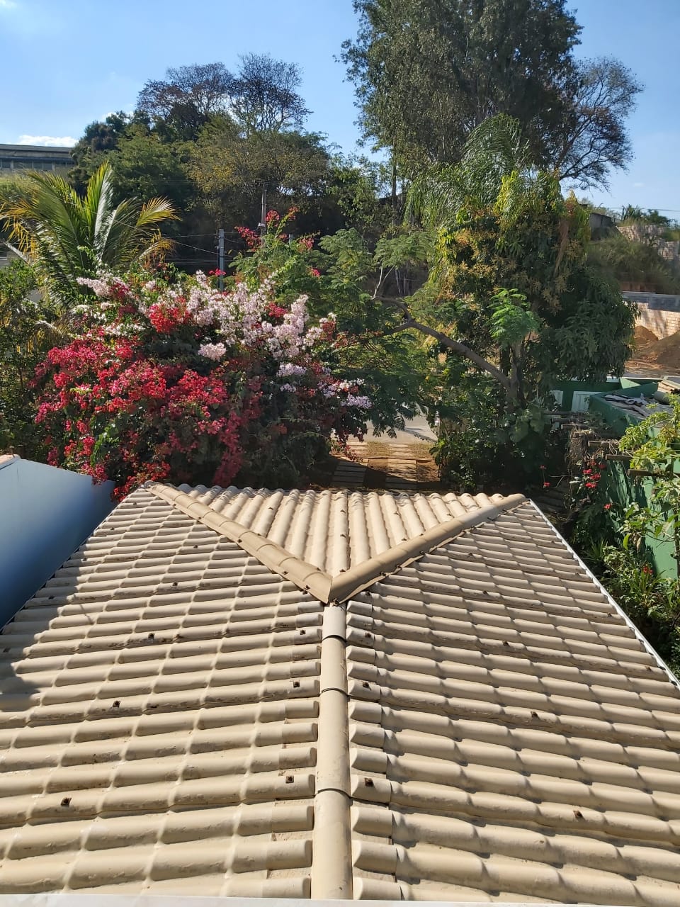 VENDO ÓTIMA CASA-DONA DORA